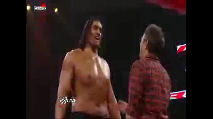 Wwe Raw - Johnny Knoxville Vs Great Khali