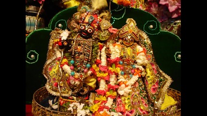 London Temple & George Harrison - Hare Krishna Mantra