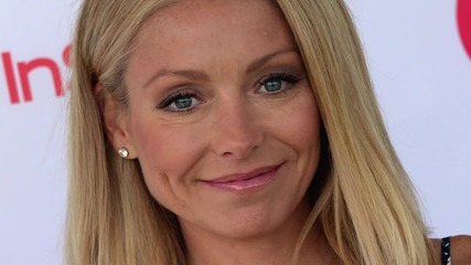 Kelly Ripa is the Latest Celeb to Debut Hot Pink Tresses