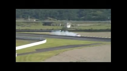 Honda S2000 Яко Пали Гуми По Време На Дрифт