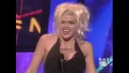 Anna Nicole - Пияна