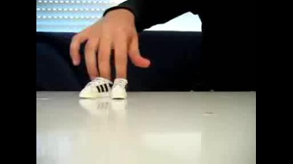 finger breakdance