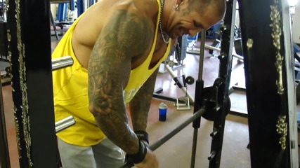 Upright Close Grip Rows