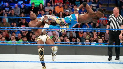 The New Day vs. Shelton Benjamin & Chad Gable: SmackDown LIVE, Nov. 28, 2017