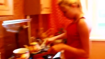Блондинка на кухне Kitchen blonde epic fail - www.uget.in