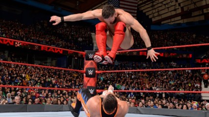 Finn Bálor vs. Curt Hawkins: Raw, Dec. 25, 2017