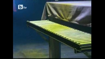 Разбулените тайни на магията - Магът кара асистентка да изчезне (25.12.2009г.) 