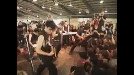 Bleeding Through - Just another pretty face. 