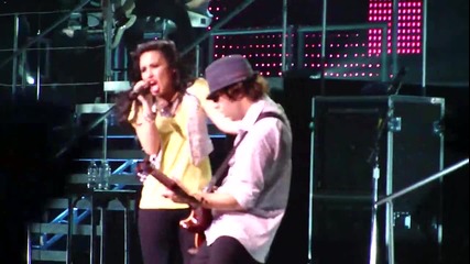 Demi Lovato - Until Youre Mine (live in Los Angeles)