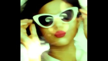 Look at me.selena