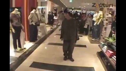 Nam Hyun Joon poppin in Mall
