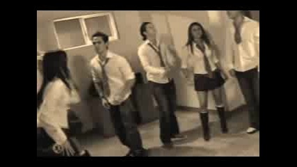 Rbd - Aun Hay Algo:) Strahotna Pesen:) р б д страхотни са специялен поздрав за всички фенове (love