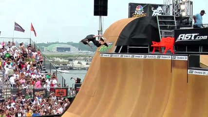 Shaun White Vert Victory at Cleveland Dew Tour Stop 