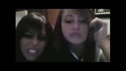 [001] Psp - Miley cyrus Vs Selena Gomez