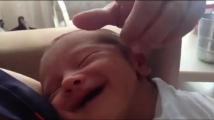 Искреното щастие на едно бебе