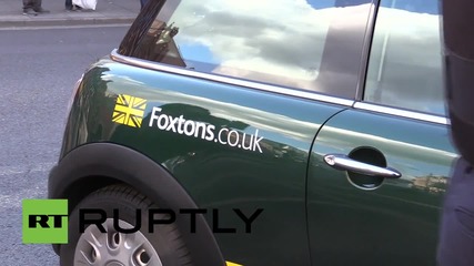 UK: Activists storm upmarket Foxtons estate agents