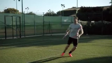Nike Football: Mercurial Vapor Viii: Кристиано Роналдо срещу Рафа Надал