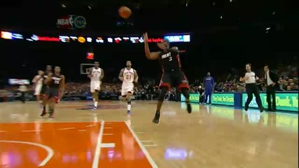 Lebron James One - Handed Alley - Oop 