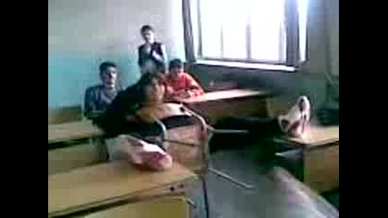 Тарзан Мисли Че Кара Кола