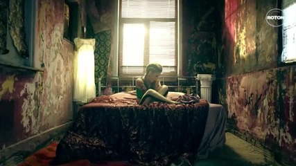 Corina ft Pacha Man - Pernele moi [2012]