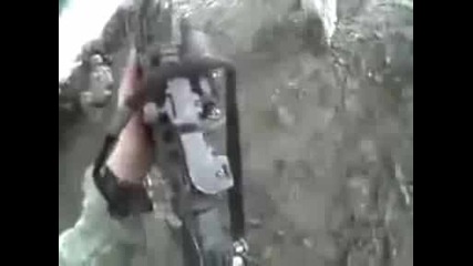Истински кадри от камера на войник в битка