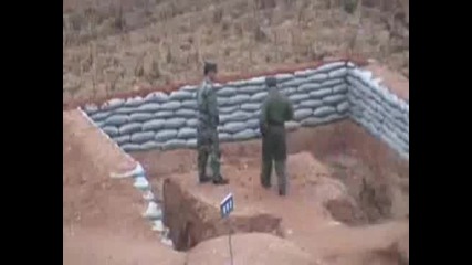 Войник за малко да се гръмне