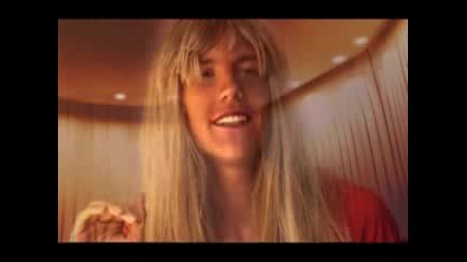 Maria Carey and Whitney Houston parody Video