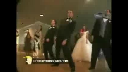 Странен Сватбен Танц