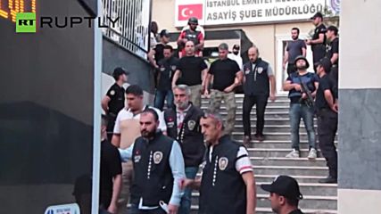 Военни бяха предадени на съда в Истанбул след опита за преврат