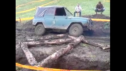 Луд човек и силен вятър няма спиране