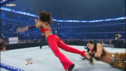 Smackdown 2009/07/10 Melina & Eve vs Michalle Mccool & Layla