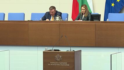 Рокади в „БСП-Обединена левица”: Смениха ръководството на парламентарната група