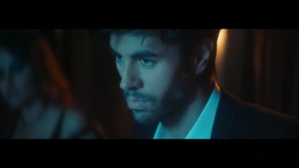 Enrique Iglesias - El Bano feat. Bad Bunny ( Официално Видео )