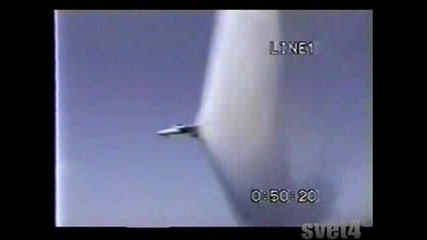 Ето Вижтe Какво Става Когато Самолет Премине Звуковата Бариера !!