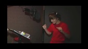 Justin Bieber играе кючек