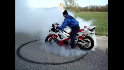 Burnout with Yamaha R1