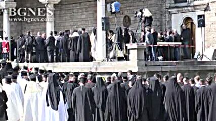 Погребаха патриарх Неофит в църквата „Света Неделя“