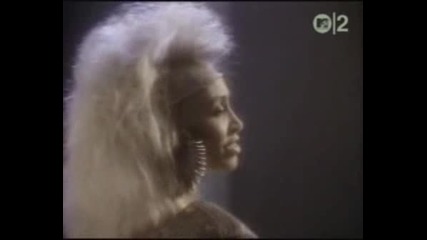 Tina Turner - We Don't Need Another Hero 1985 (бг Превод)
