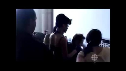 Tv - Show - Fashion File - Rihanna
