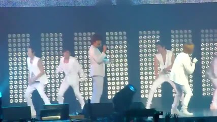 [fancam] Super Junior - Bonamana @ Sm Town 2011 World Tour in Paris