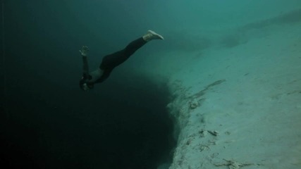 Guillaume Nery Free Fall at Deans Blue Hole 