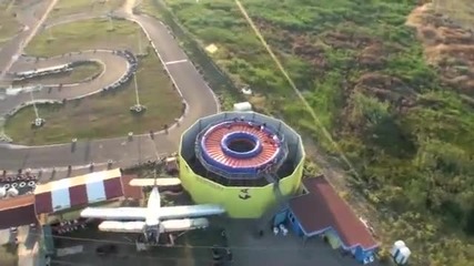 Човек Се Рее На 60 Метра 