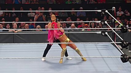 Shayna Baszler delivers brutal beatdown to Eva Marie: Raw, Sept. 27, 2021