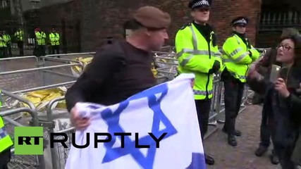 UK: Pro-Palestinian activists protest outside Israeli embassy in London