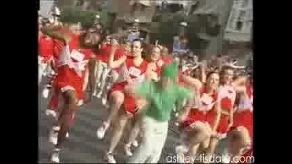 Disney 365 Christmas Parade - High School Musical Performace