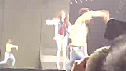 Selena Gomez - Revival Tour Las Vegas 5-6-16 (end)