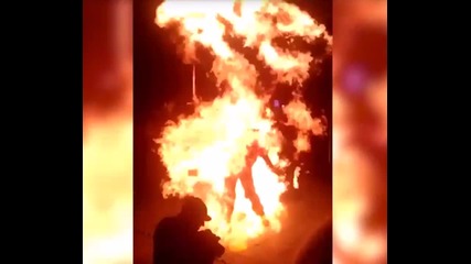Факир пламна като факла по време на своето огнено шоу