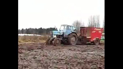 МТЗ-82 с миксер за фураж