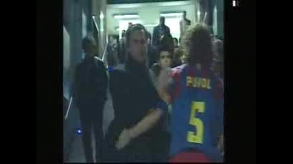 Mourinho удря Puyol