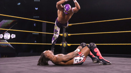 El Hijo del Fantasma vs. Isaiah “Swerve” Scott – Interim Cruiserweight Title Tournament Group B Match: WWE NXT, Ap